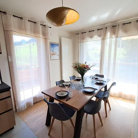 Appartement Spacious 8-person With Mountain Views *