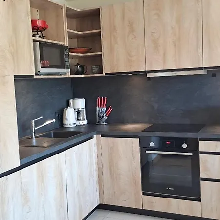 Spacious 8-person With Mountain Views Le Grand-Bornand