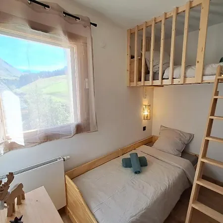 Spacious 8-person With Mountain Views Lägenhet