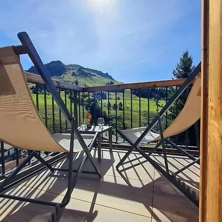Lägenhet Spacious 8-person With Mountain Views